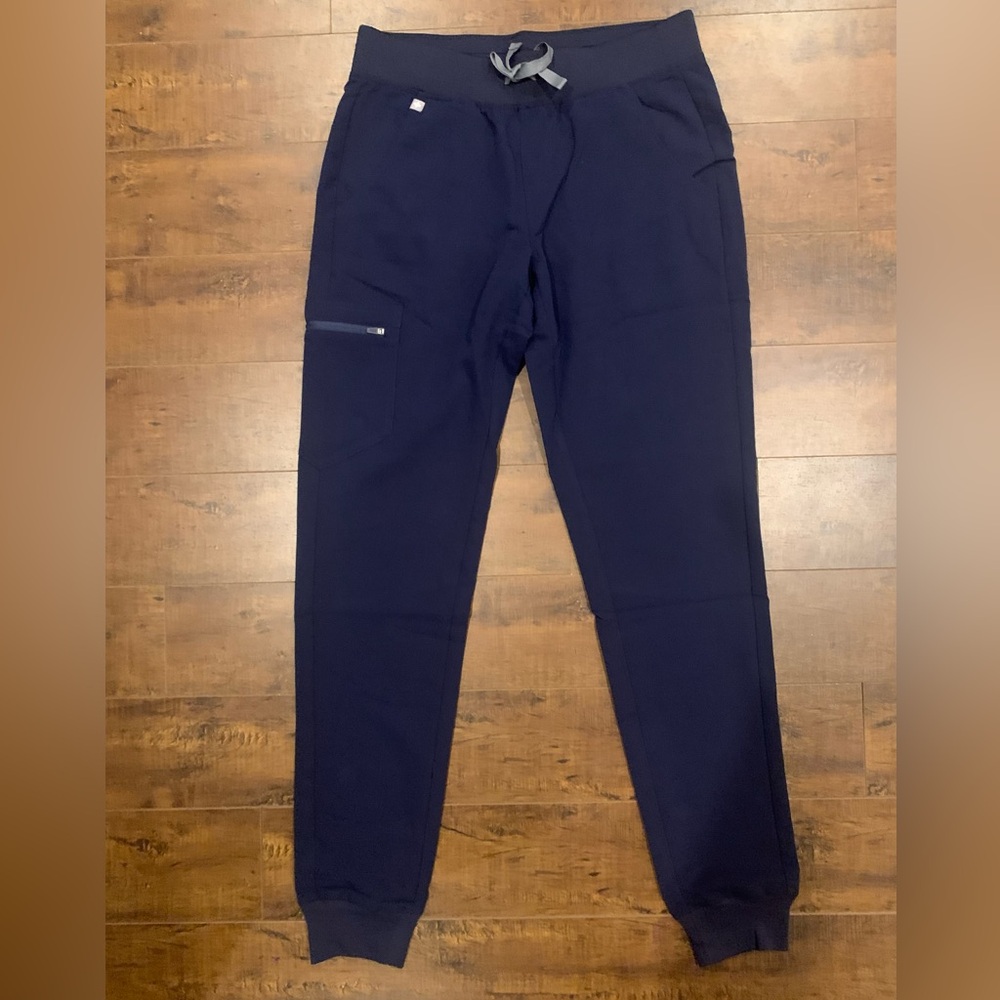 Small/tall navy blue Figs Jogger pants
